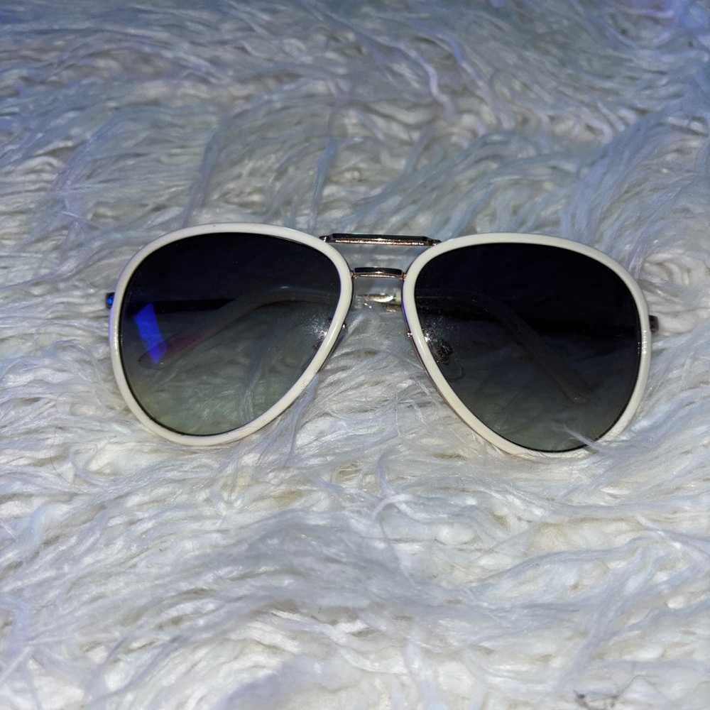 Stylish White Aviator Sunglasses